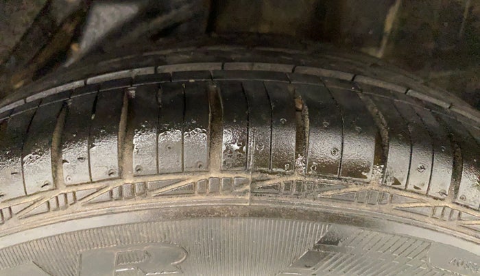 2013 Honda Brio VX MT, Petrol, Manual, 43,336 km, Left Rear Tyre Tread