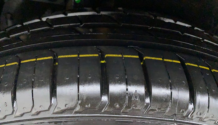 2012 Maruti Ertiga VXI, Petrol, Manual, 52,502 km, Right Front Tyre Tread