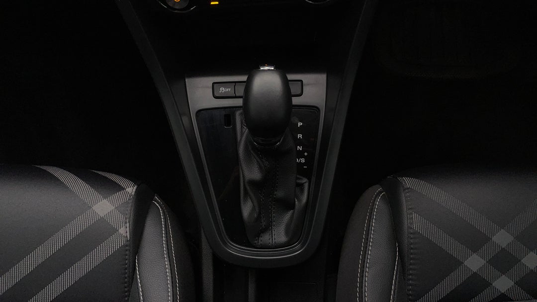 2022 MG 3 Excite (with Navigation), Automatic, 16973 km, Gear Lever 