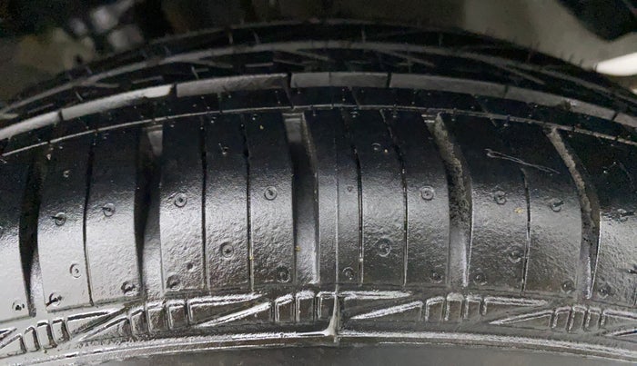 2014 Hyundai i20 MAGNA (O) 1.2, Petrol, Manual, 60,561 km, Right Front Tyre Tread