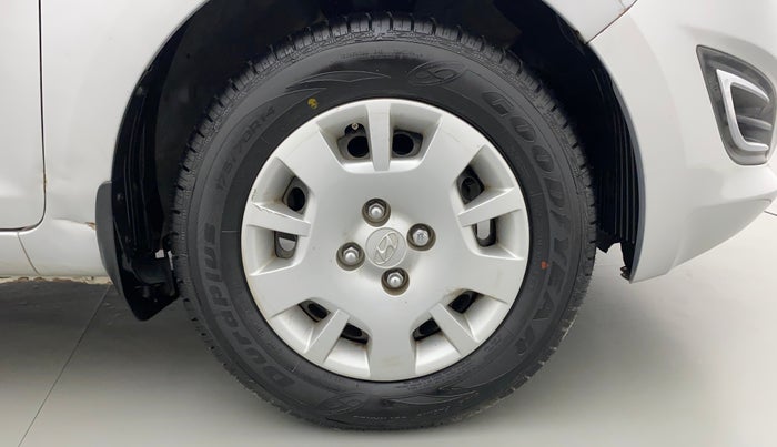 2014 Hyundai i20 MAGNA (O) 1.2, Petrol, Manual, 60,561 km, Right Front Wheel