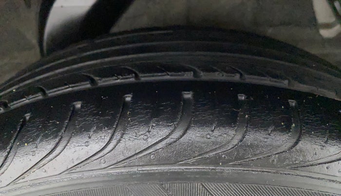 2014 Hyundai i20 MAGNA (O) 1.2, Petrol, Manual, 60,561 km, Left Rear Tyre Tread