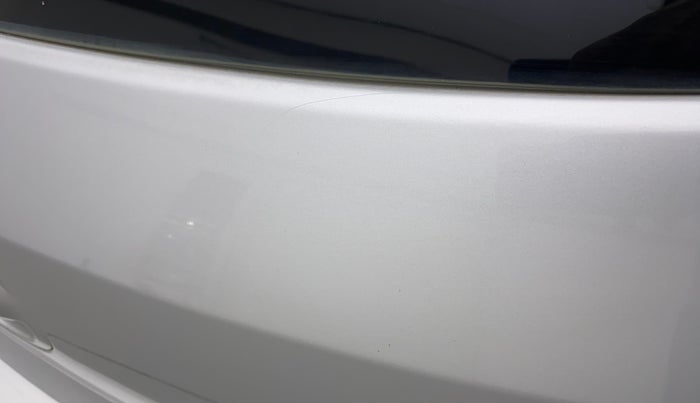 2014 Hyundai i20 MAGNA (O) 1.2, Petrol, Manual, 60,561 km, Dicky (Boot door) - Minor scratches