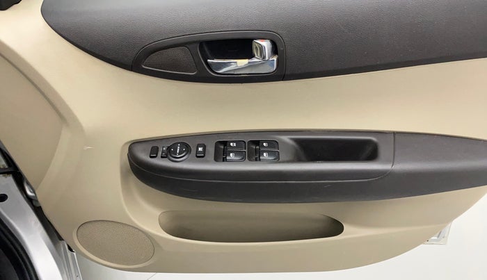 2014 Hyundai i20 MAGNA (O) 1.2, Petrol, Manual, 60,561 km, Driver Side Door Panels Control