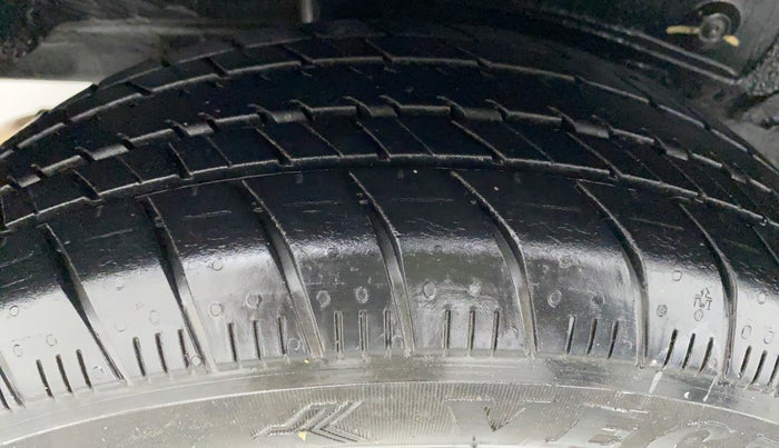 2012 Toyota Etios Liva G, Petrol, Manual, 44,119 km, Right Rear Tyre Tread