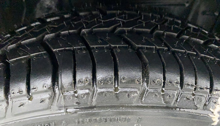 2012 Toyota Etios Liva G, Petrol, Manual, 44,119 km, Right Front Tyre Tread