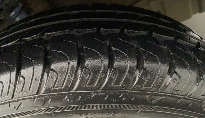 2014 Maruti Wagon R Stingray VXI, Petrol, Manual, 53,269 km, Left Rear Tyre Tread