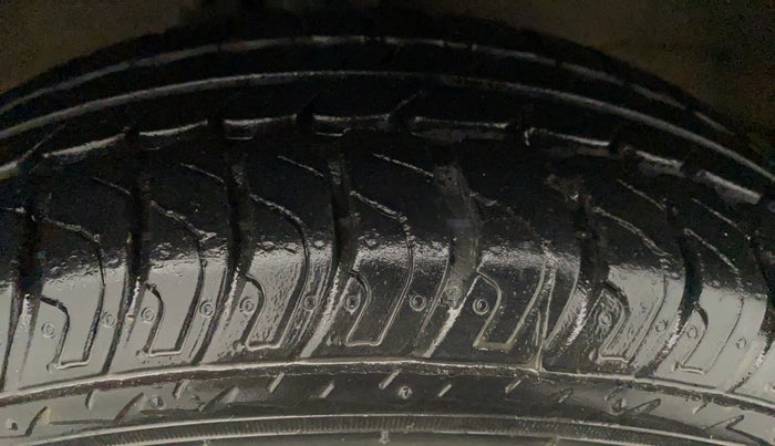 2014 Maruti Wagon R Stingray VXI, Petrol, Manual, 53,269 km, Right Front Tyre Tread