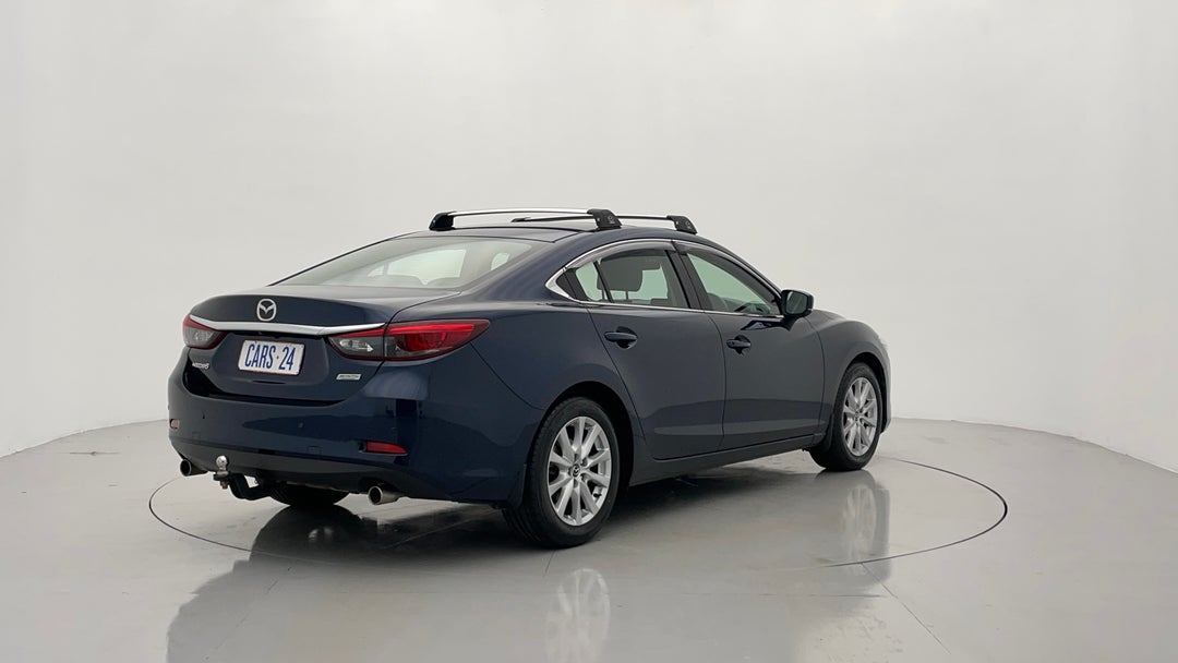 Right Back Diagonal (45- Degree) View