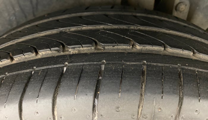 2016 Maruti Ertiga VDI SHVS, Diesel, Manual, 59,387 km, Left Rear Tyre Tread