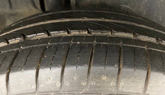 2016 Maruti Ertiga VDI SHVS, Diesel, Manual, 59,387 km, Right Rear Tyre Tread