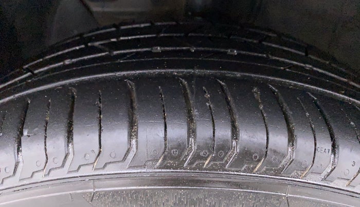2022 Hyundai NEW I20 SPORTZ 1.2 MT, Petrol, Manual, 5,009 km, Left Front Tyre Tread