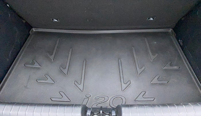2022 Hyundai NEW I20 SPORTZ 1.2 MT, Petrol, Manual, 5,009 km, Boot Inside