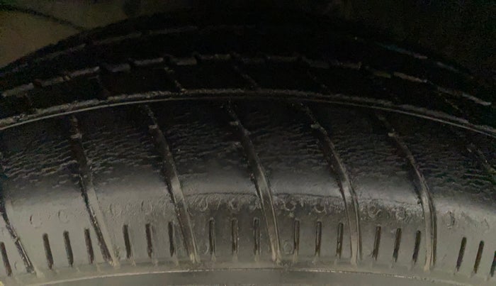 2012 Honda Brio V MT, Petrol, Manual, 61,764 km, Left Front Tyre Tread