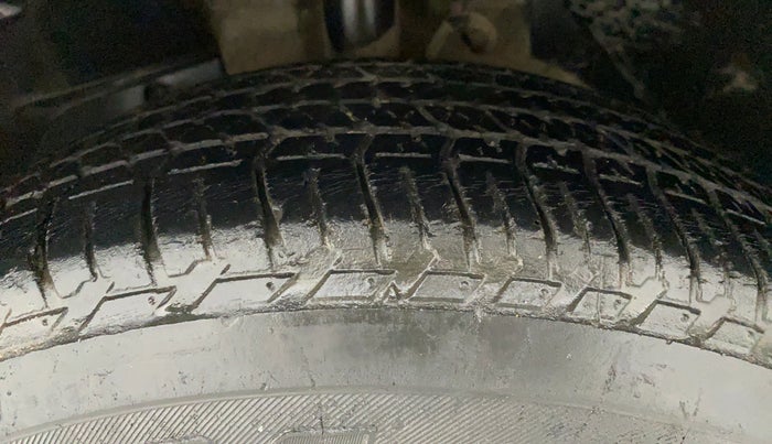 2018 Mahindra XUV500 W9 1.99, Diesel, Manual, 40,038 km, Left Front Tyre Tread
