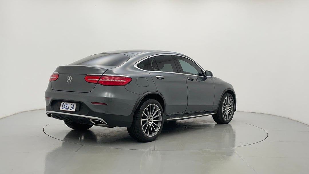 Right Back Diagonal (45- Degree) View