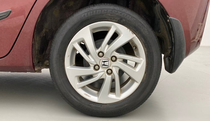 2017 Honda Jazz 1.2 V AT, Petrol, Automatic, 33,686 km, Left Rear Wheel