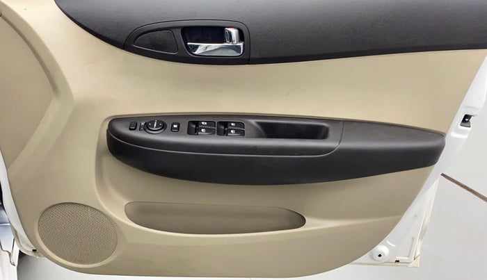 2013 Hyundai i20 MAGNA O 1.2, Petrol, Manual, 21,448 km, Driver Side Door Panels Controls