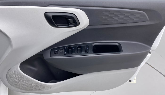 2020 Hyundai GRAND I10 NIOS MAGNA 1.2 MT, CNG, Manual, 98,057 km, Driver Side Door Panels Control