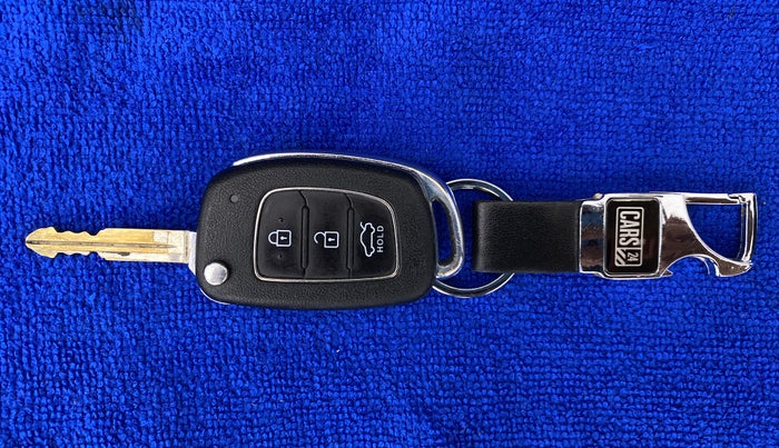 2020 Hyundai GRAND I10 NIOS MAGNA 1.2 MT, CNG, Manual, 98,057 km, Key Close Up