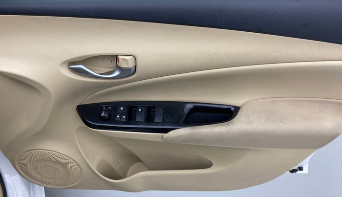 2018 Toyota YARIS V CVT, Petrol, Automatic, 19,212 km, Driver Side Door Panels Control