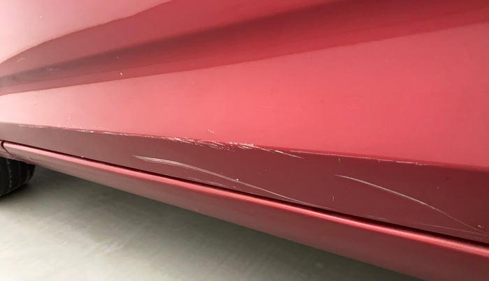 2018 Honda Amaze 1.2L I-VTEC S, Petrol, Manual, 62,243 km, Front passenger door - Minor scratches