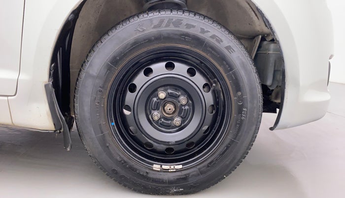 2011 Maruti Swift VXI D, Petrol, Manual, 82,068 km, Right Front Wheel
