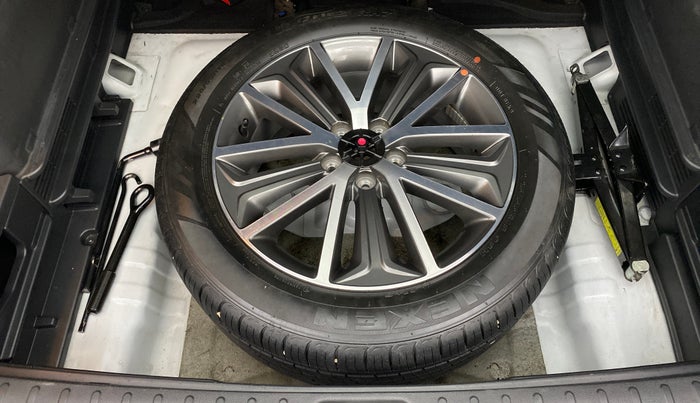 2019 Hyundai Tucson GLS 2WD AT PETROL, Petrol, Automatic, 1,00,239 km, Spare Tyre