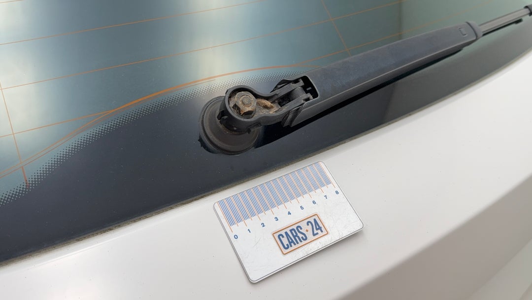 Windscreen Wipers Rear Missing