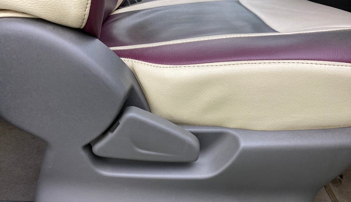 2017 Datsun Redi Go S, Petrol, Manual, 38,798 km, Driver Side Adjustment Panel