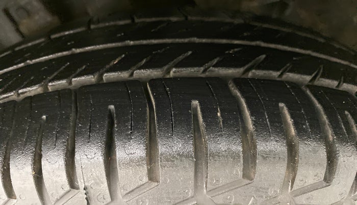2017 Datsun Redi Go S, Petrol, Manual, 38,798 km, Left Front Tyre Tread