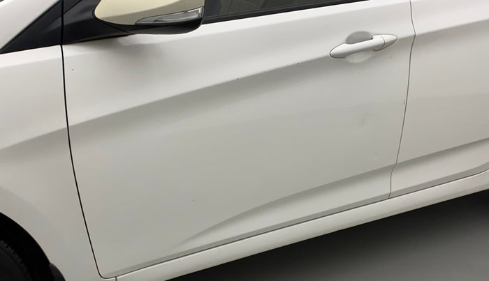 2015 Hyundai Verna FLUIDIC 1.4 VTVT, Petrol, Manual, 48,127 km, Front passenger door - Paint has faded