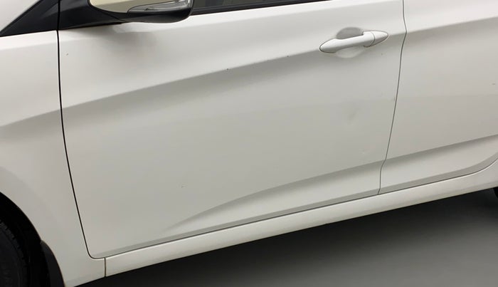 2015 Hyundai Verna FLUIDIC 1.4 VTVT, Petrol, Manual, 48,127 km, Front passenger door - Slight discoloration