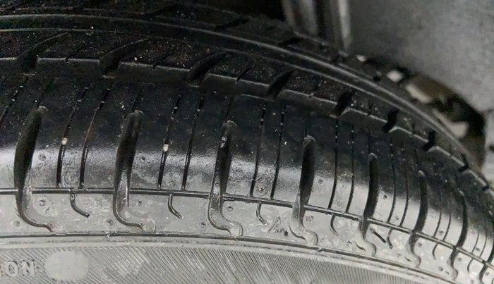 2017 Datsun Redi Go S, Petrol, Manual, 17,986 km, Right Rear Tyre Tread