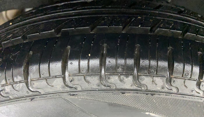 2017 Datsun Redi Go S, Petrol, Manual, 17,986 km, Left Rear Tyre Tread
