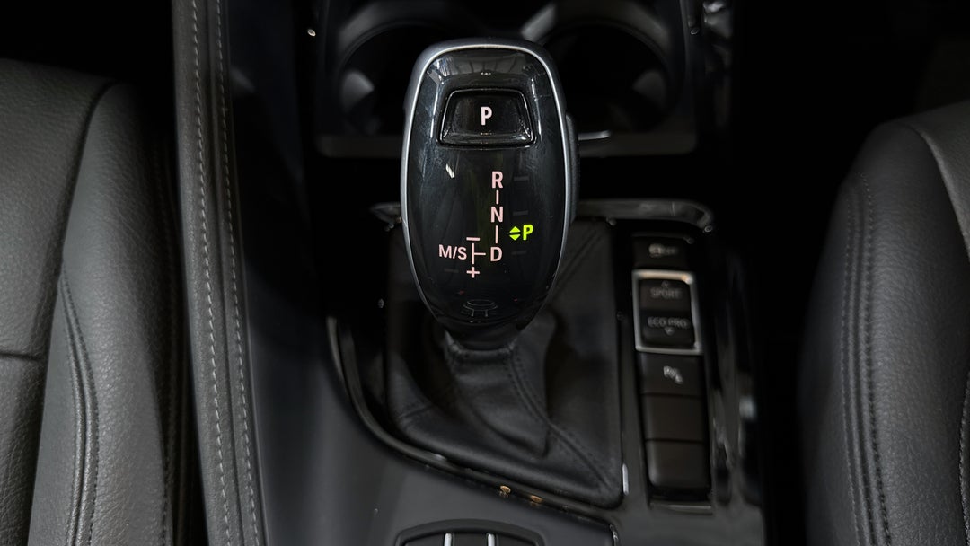 2020 BMW X1 sDrive 20i, Automatic, 44202 km, Gear Lever 