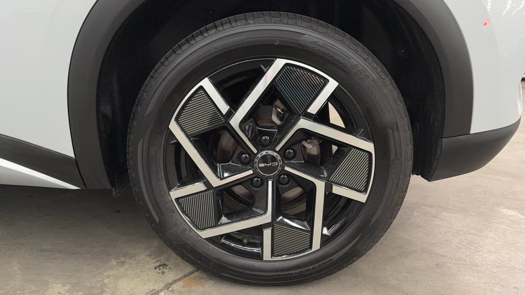2023 Byd Atto 3 Extended Range, Automatic, 12922 km, Left Rear Wheel