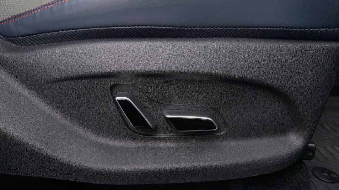 2023 Byd Atto 3 Extended Range, Automatic, 12922 km, Drivers Side Adjustment Panel