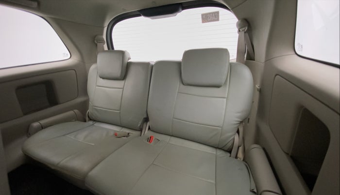 2013 Toyota Innova 2.5 GX 8 STR, Diesel, Manual, 67,882 km, Third Seat Row ( optional )