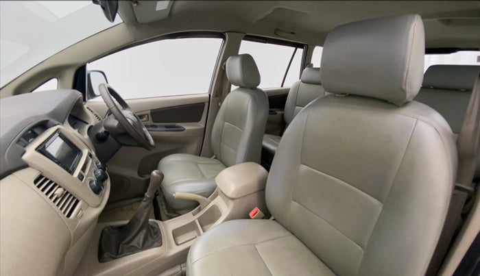2013 Toyota Innova 2.5 GX 8 STR, Diesel, Manual, 67,882 km, Right Side Front Door Cabin