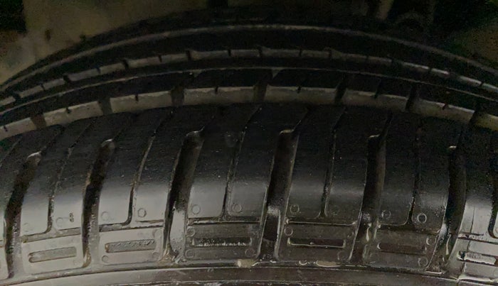 2013 Toyota Innova 2.5 GX 8 STR, Diesel, Manual, 67,882 km, Right Front Tyre Tread