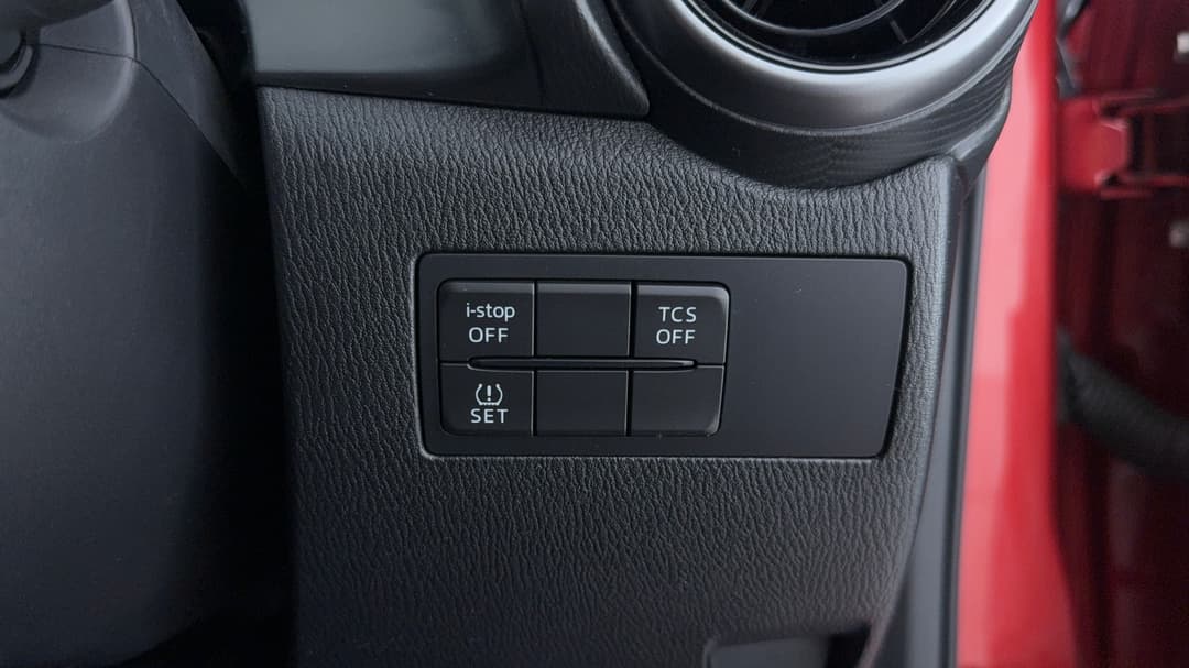 2018 Mazda CX-3 Maxx Sport (FWD), Automatic, 71871 km, Utility Switches/Buttons