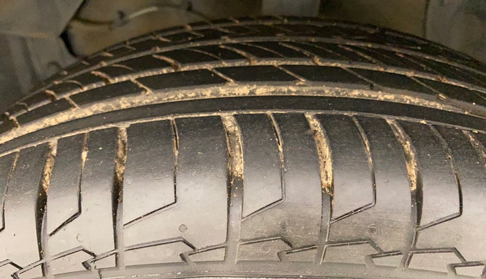 2017 Maruti Vitara Brezza ZDI PLUS, Diesel, Manual, 40,988 km, Left Front Tyre Tread
