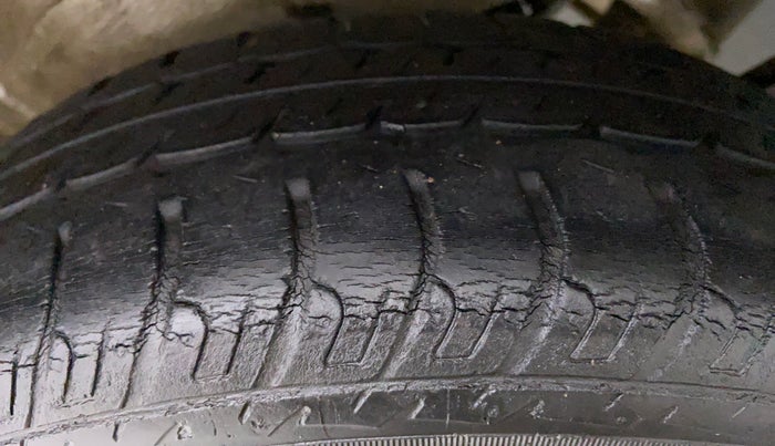 2014 Maruti Wagon R 1.0 VXI, Petrol, Manual, 41,290 km, Left Front Tyre Tread