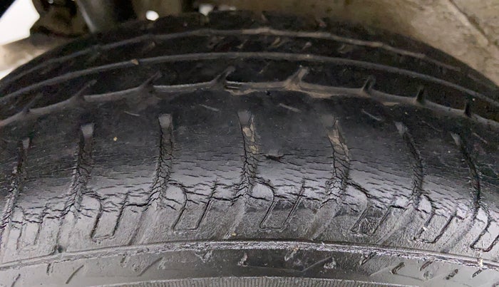 2014 Maruti Wagon R 1.0 VXI, Petrol, Manual, 41,290 km, Left Rear Tyre Tread