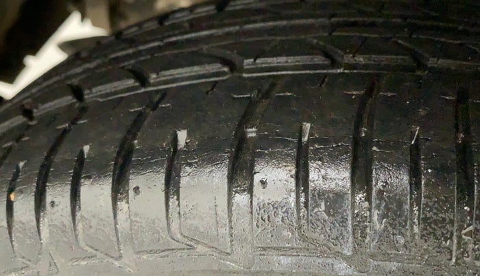 2016 Tata Bolt XE REVOTRON, Petrol, Manual, 49,558 km, Right Rear Tyre Tread
