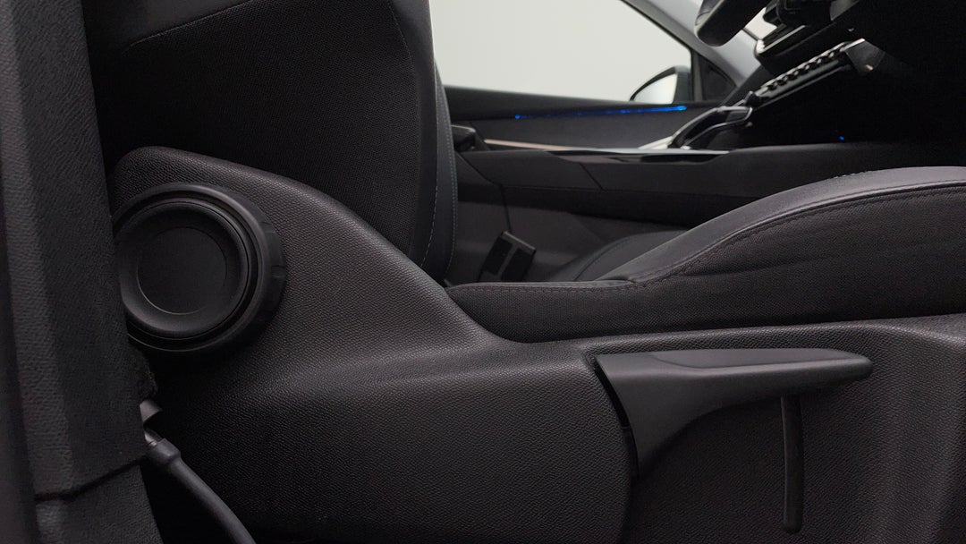 2022 Peugeot 3008 Allure 1.6 Thp, Automatic, 61749 km, Drivers Side Adjustment Panel