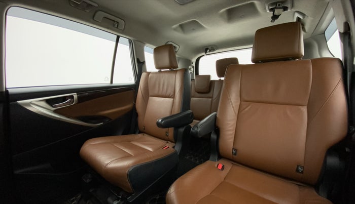 2016 Toyota Innova Crysta 2.8 ZX AT 7 STR, Diesel, Automatic, 88,694 km, Right Side Rear Door Cabin