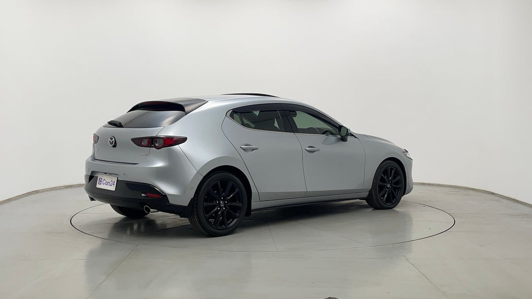 Right Back Diagonal (45- Degree) View