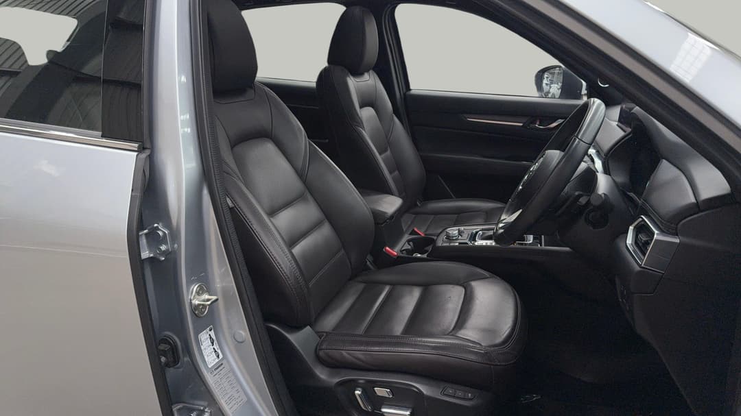 2023 Mazda CX-5 Akera (AWD), Automatic, 37183 km, Right Side Front Door Cabin View